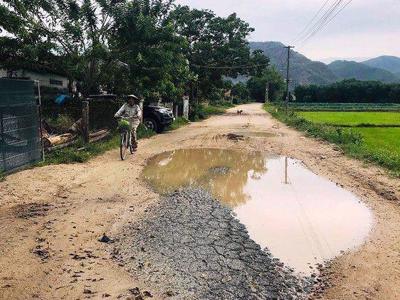 Hối thúc giải quyết dứt điểm các tồn tại suốt 4 năm tại cao tốc Đà Nẵng-Quảng Ngãi khiến người dân bức xúc