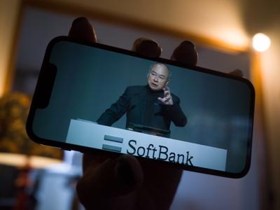 Cổ phiếu công nghệ toàn cầu lao dốc, quỹ đầu tư của SoftBank lỗ hơn 27 tỷ USD