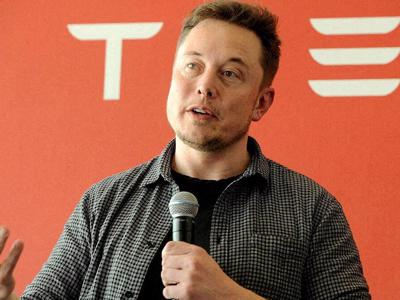 Bị chỉ trích phân tâm vì Twitter khiến cổ phiếu Tesla lao dốc, Elon Musk nói gì?