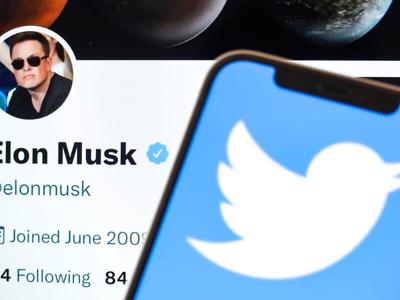 Lùm xùm thâu tóm khiến giá cổ phiếu lao dốc, Elon Musk bị cổ đông Twitter đâm đơn kiện