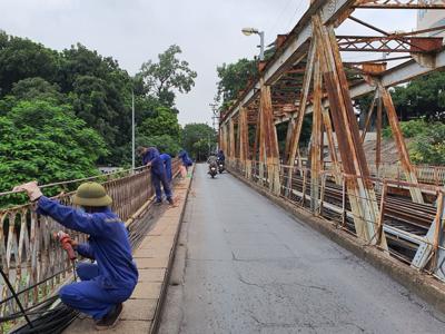 Tương lai cầu Long Biên vẫn bất định nhưng tình trạng "chắp vá" không thể kéo dài