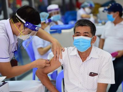 Đề xuất miễn kê khai giá khi mua vaccine Covid-19 