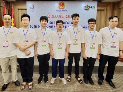 100% học sinh đội tuyển Việt Nam đoạt huy chương tại Olympic Vật lí quốc tế 2022