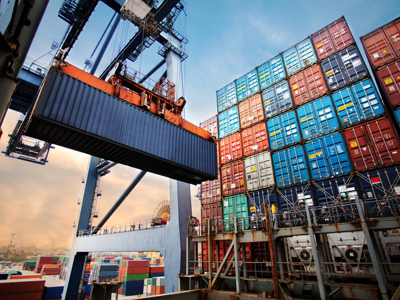 Sản lượng hàng hoá qua cảng biển giảm tốc vì đâu?