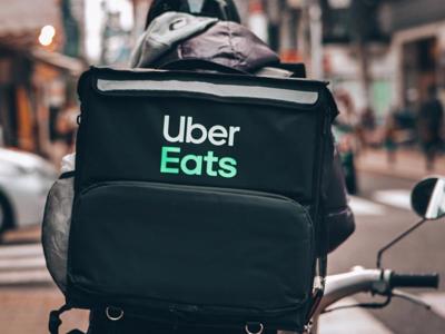 Uber Eats thí điểm giao đồ ăn bằng robot và ô tô không người lái 