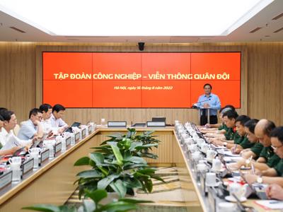 Thủ tướng Chính phủ thăm, làm việc với Viettel