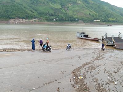 Sơn La mong mỏi xây cầu qua Sông Đà thay phà để sớm xoá nghèo, Bộ Giao thông vận tải nói gì?