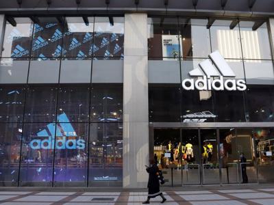 Adidas vật lộn để duy trì doanh số bán hàng tại thị trường châu Á