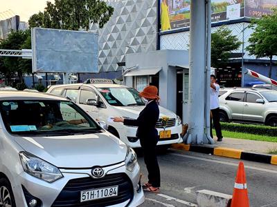 Nghiên cứu thu phí không dừng tại sân bay Tân Sơn Nhất, giải toả ùn tắc