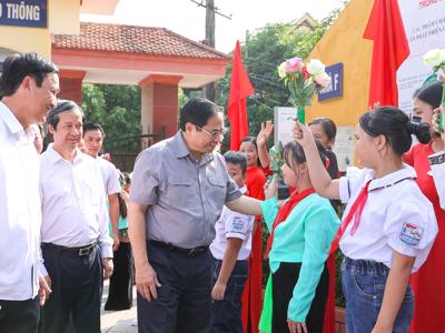 Thủ tướng Phạm Minh Chính: Phải lấy học sinh là trung tâm, nhà trường là nền tảng, giáo viên là động lực