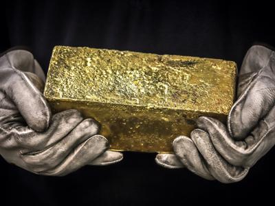 Giá vàng tụt dốc vì USD lập đỉnh mới 20 năm, “cá mập” SPRD Gold Trust tiếp tục xả vàng