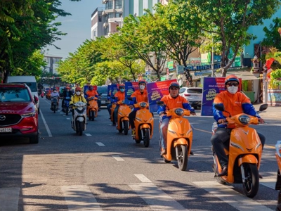 VinFast provides Ahamove with electric vehicles for transportation services