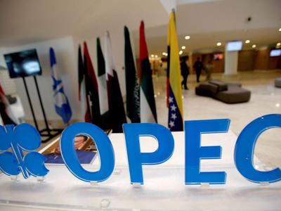 OPEC+ có thể giảm sản lượng 1 triệu thùng/ngày để vực dậy giá dầu