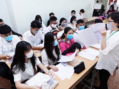 “Chạy đua” xét tuyển đại học bổ sung trong tháng 10