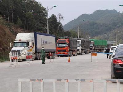 Bộ Giao thông vận tải cùng chống ùn tắc xe container, ngăn hành vi "làm luật" tại cửa khẩu