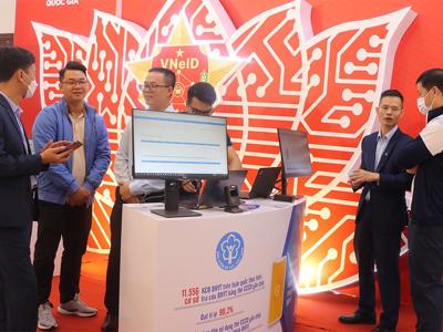 Thực hiện các chính sách về bảo hiểm trên môi trường số 