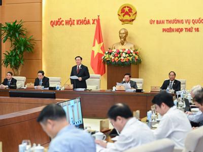 Sẽ trình Quốc hội phương án tăng lương cho công chức, viên chức 