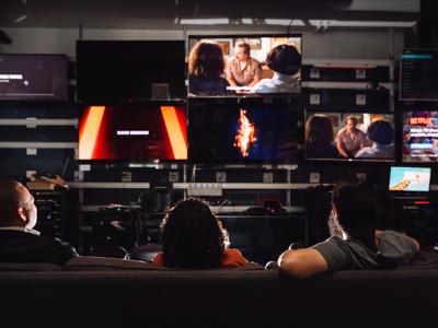 Netflix tính thêm phí cho người dùng muốn chia sẻ tài khoản từ năm 2023