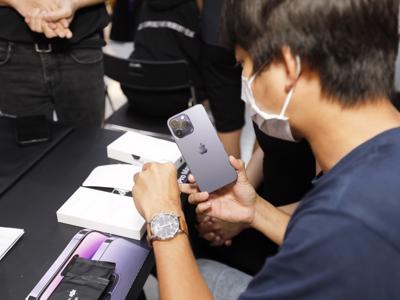 iPhone 14 Pro/Pro Max màu tím tiếp tục khan hàng, thị trường smartphone giảm liên tiếp 3 quý