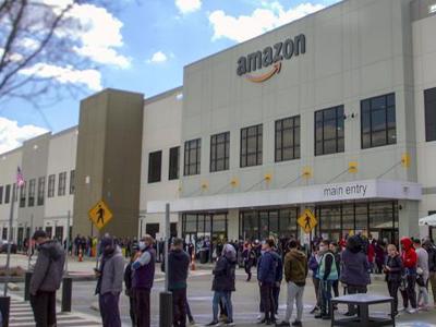 "Nối gót" Meta, Amazon chuẩn bị sa thải 10.000 nhân viên