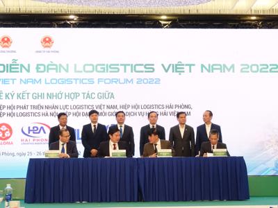 Nhiều hợp đồng hợp tác được ký kết tại Diễn đàn logistics Việt Nam 2022 