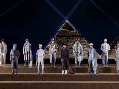 Ngắm BST nam giới chớm thu 2023 của Dior dưới chân kim tự tháp