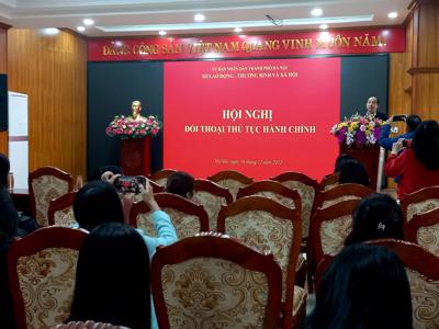 Hà Nội đẩy mạnh chi trả an sinh xã hội không dùng tiền mặt trong năm 2023