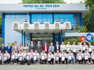 Quỹ tài trợ Khát vọng tương lai trao tặng gần 3 tỷ đồng học bổng cho sinh viên Việt Nam