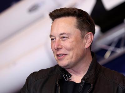 Elon Musk giành lại ngôi vị giàu nhất thế giới