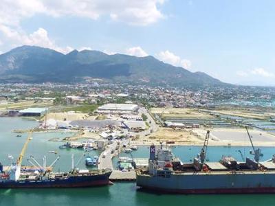 Cam Ranh Port focusing on developing logistics