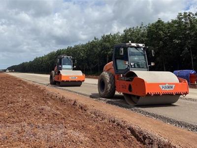 Đề xuất tháo gỡ 620.000 m3 đất san lấp cho cao tốc Dầu Giây – Phan Thiết