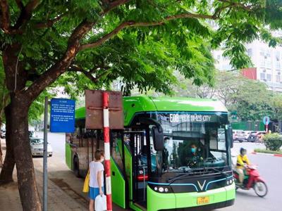 Ngăn hành khách quay lưng, Hà Nội lo cải thiện chất lượng dịch vụ xe buýt dựa trên kết quả xếp hạng