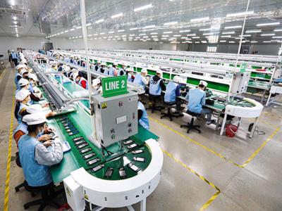 Doanh nghiệp điện tử Việt đang ở cuối “đồ thị nụ cười”