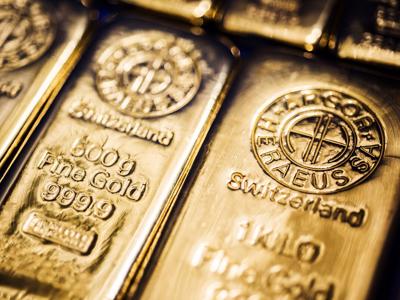 Giá vàng thế giới giữ đà tăng dù quỹ SPDR Gold Trust bất ngờ “xả” gần 3 tấn vàng