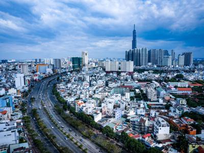 Cần có những giải pháp căn cơ và tình thế để vực dậy kinh tế thành phố Hồ Chí Minh 