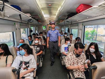 Đường sắt đông khách nhưng "đói" hàng, doanh thu từ vận tải vẫn tăng 25%