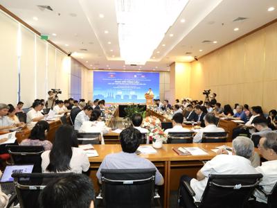 [Phóng sự ảnh]: Nhiều chuyên gia hiến kế để “Phục hồi tổng cầu - thúc đẩy tăng trưởng kinh tế Việt Nam”