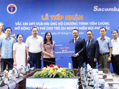 Sacombank ủng hộ 72.300 liều vắc-xin hướng đến trẻ em vùng núi