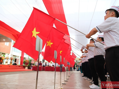 [Phóng sự ảnh]: Gần 2,3 triệu học sinh Thủ đô bước vào năm học mới