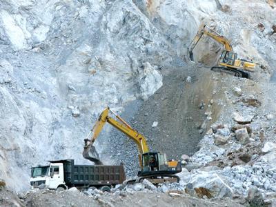 Nhiều vi phạm liên quan đến khai thác khoáng sản xây dựng dự án Cam Lộ - La Sơn