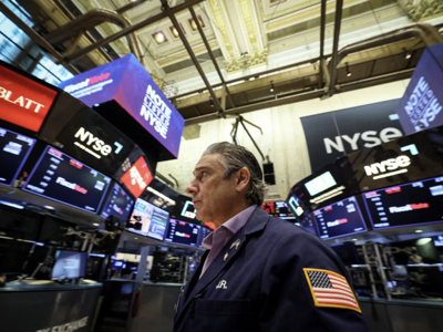 S&P 500 tăng sau giảm 3 phiên liên tiếp, giá dầu lại vượt 90 USD/thùng