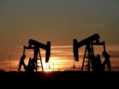 Điều gì đang đẩy giá dầu về ngưỡng 100 USD/thùng?