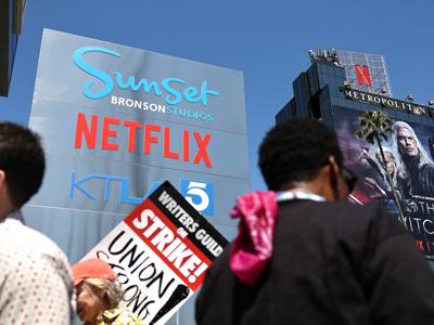 Kết thúc cuộc đình công Hollywood, Netflix muốn tăng giá