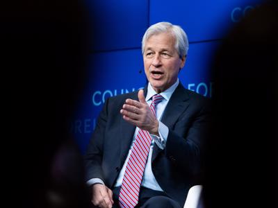 CEO JPMorgan Chase: Các ngân hàng trung ương dự báo kinh tế “sai bét”