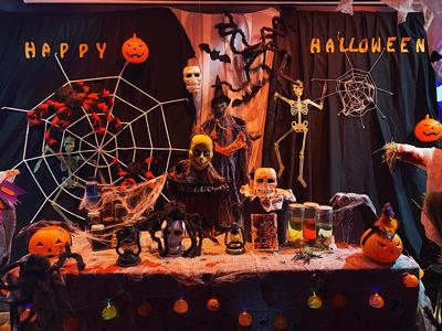 Thị trường Halloween: Đồ chơi vắng khách, bí ngô trang trí “cháy hàng”