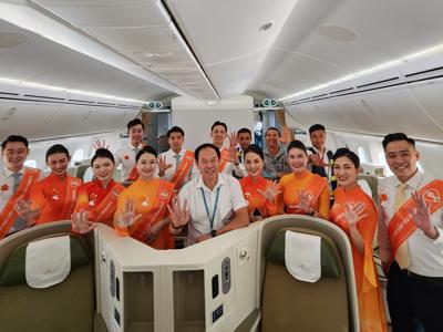 Vietnam Airlines đóng góp vào công tác thúc đẩy bình đẳng giới qua hoạt động “Chuyến bay tô cam”