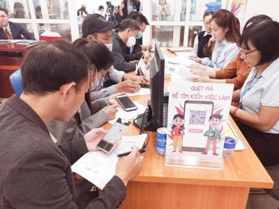 Người lao động cần cảnh giác với quảng cáo lừa đảo “việc nhẹ, lương cao”. 