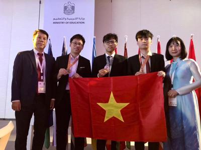 Tuyên dương học sinh đoạt giải Olympic và Khoa học kỹ thuật quốc tế năm 2023