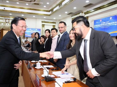 HCMC leaders meet Singaporean investors