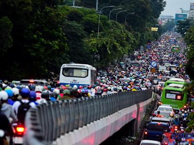 TP.HCM tăng cường các biện pháp chống ùn tắc giao thông dịp cuối năm